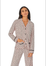 Cargar imagen en el visor de la galería, Pijama Rosa DKNY abierto