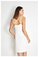 Cargar imagen en el visor de la galería, Conjunto de bata y camisón en modal LUDOVICA